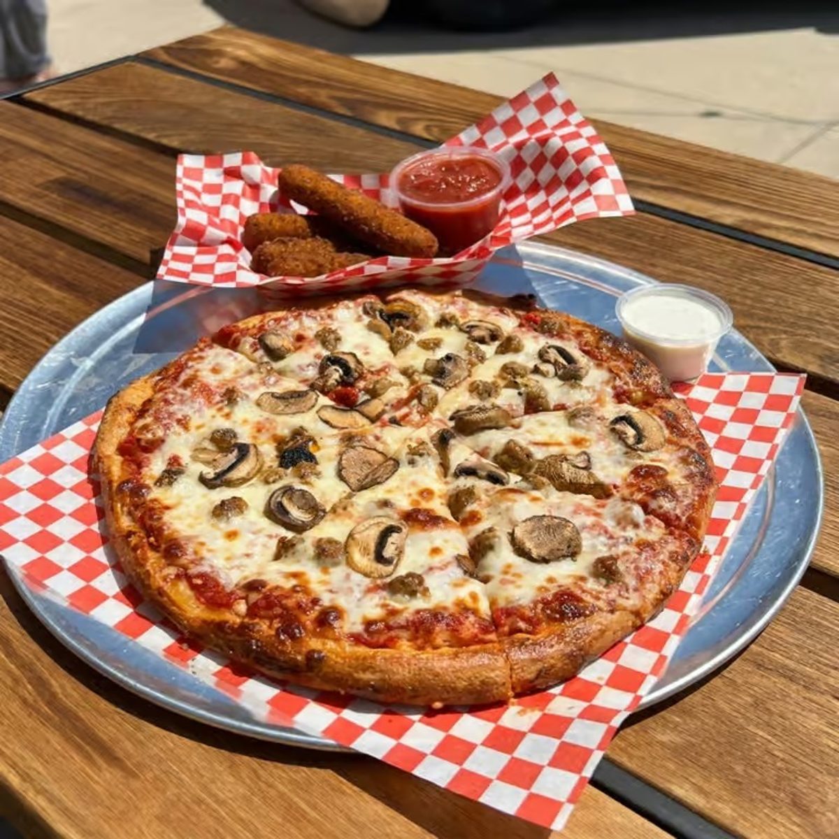 Crafting the Perfect Crust & Sauce